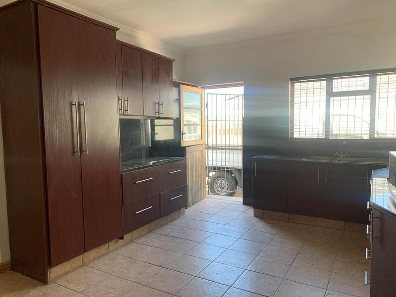 7 Bedroom Property for Sale in Belgravia Western Cape